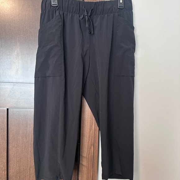 all in motion Pants - Women’s All In Motion Black Wide Leg Cropped Drawstring Athletic Pants Medium
